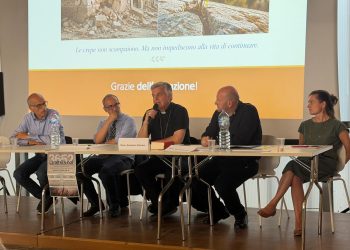 Dieci anni dopo: il terremoto, l’adattamento e la responsabilità di una comunità