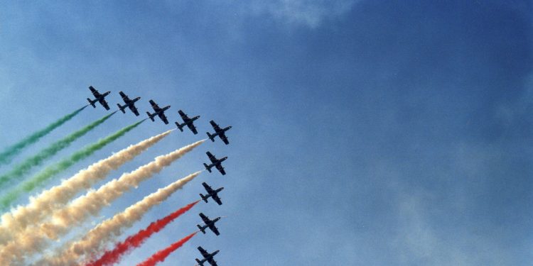Amatriciani in volo. Dall’elicottero a Preta, ai cieli internazionali delle Frecce Tricolori