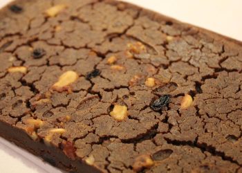 Il castagnaccio, il dolce-non-dolce dell’autunno
